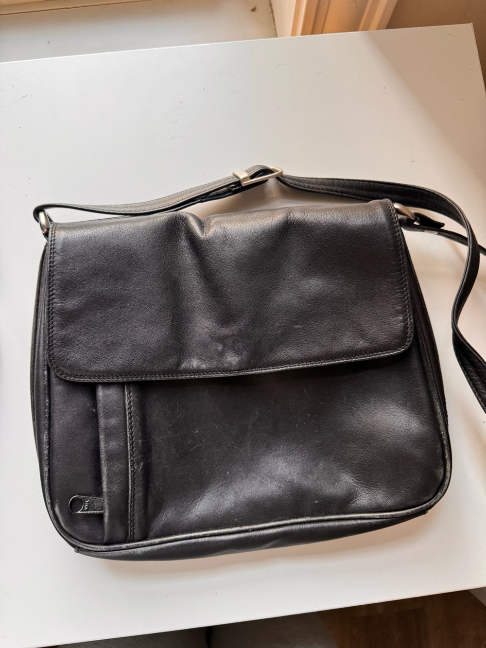 Derek Alexander vintage Black Leather Crossbody Bag - Sleek Everyday Carry